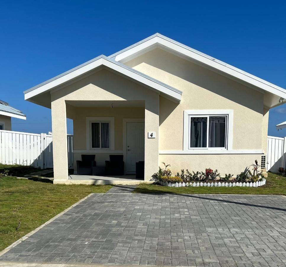 Seamist Villa @Oceanpointe Lucea Comfy 2Br W/Pool Gym & Parking Extérieur photo