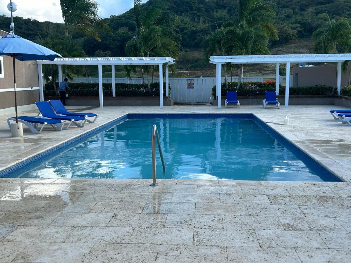 Seamist Villa @Oceanpointe Lucea Comfy 2Br W/Pool Gym & Parking Extérieur photo